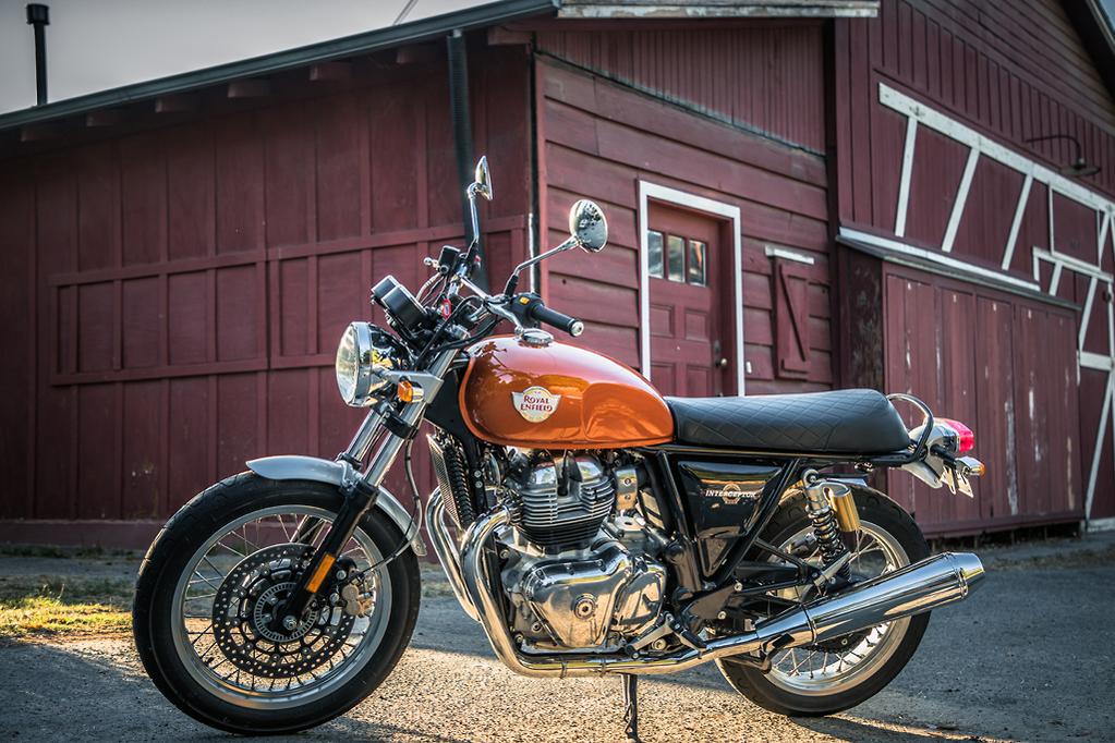 Retro Bikes of New Zealand and Australia — 16 Machines and 30 Roads at the Edge of the Map